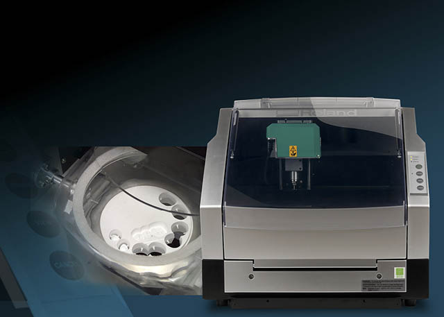 2010 The DWX-30 debuts as Roland’s first dental milling machine.